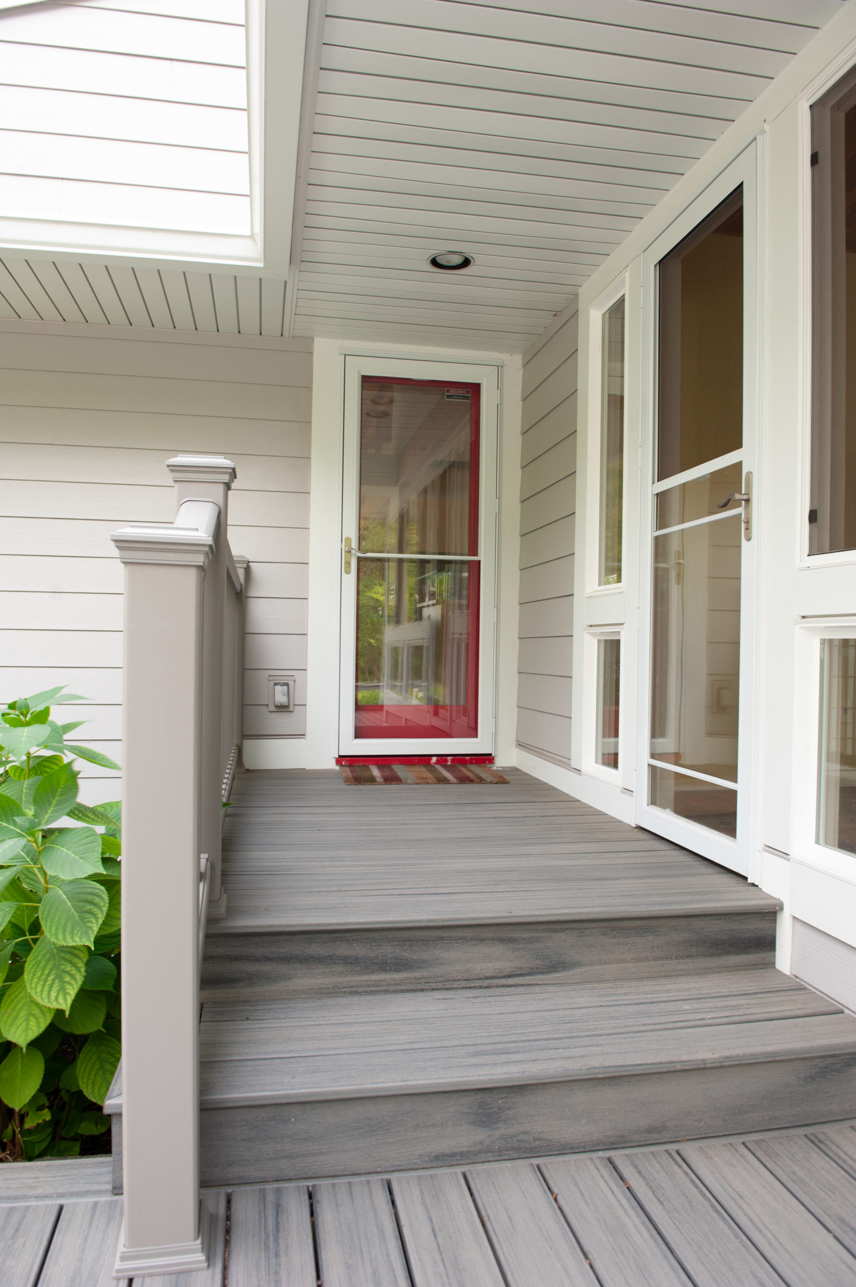 Trex Transcend rail and deck on porch